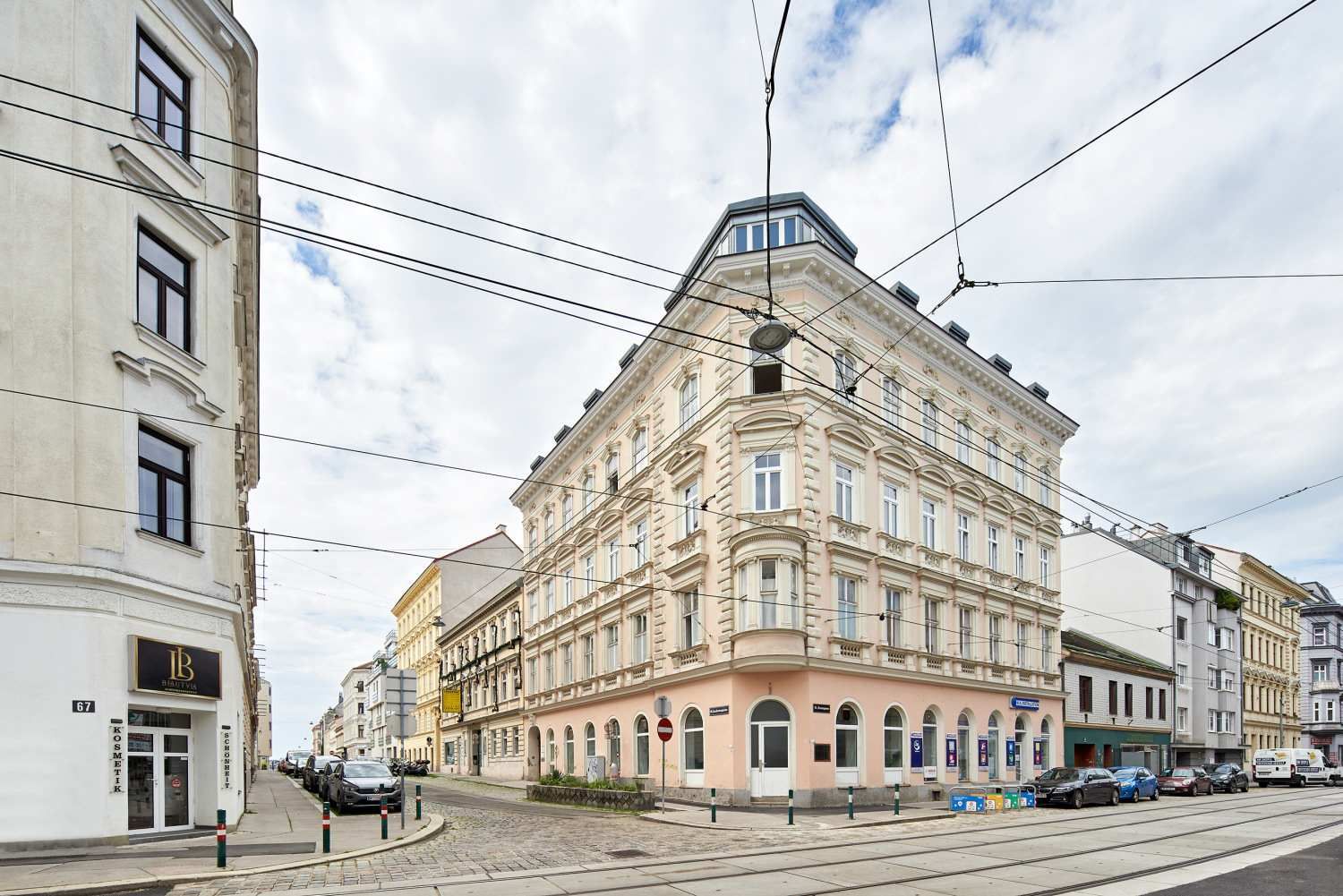 Bis März 2027 befristet vermietet - charmante 3-Zimmer-Dachgeschosswohnung mit Balkon & Dachterrasse