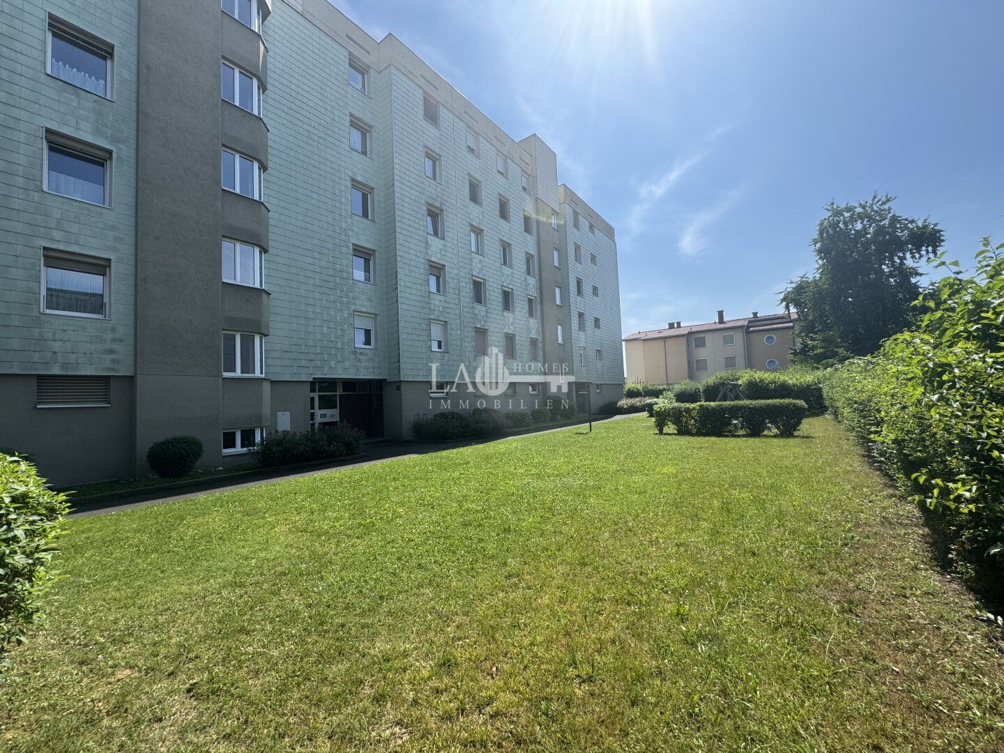 3-Zimmer-Wohnung mit großzügiger Terrasse und Garage !