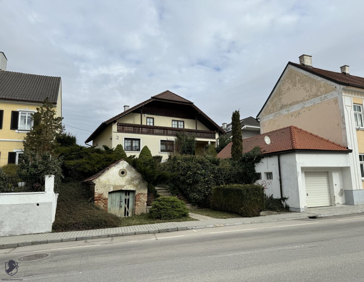 Großzügiges Wohnen in gepflegtem Ein- Mehrfamilienhaus nahe Tulln