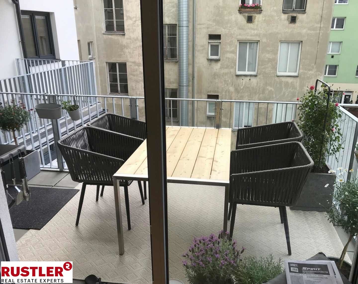 2 ZIMMER MIT BALKON - HOFSEITIG