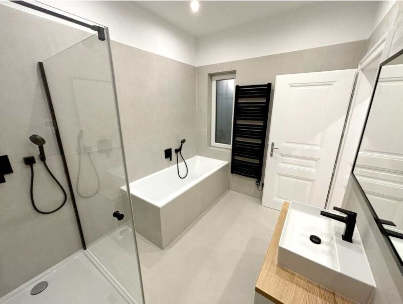 Sanierte Stilaltbau-Wohnung