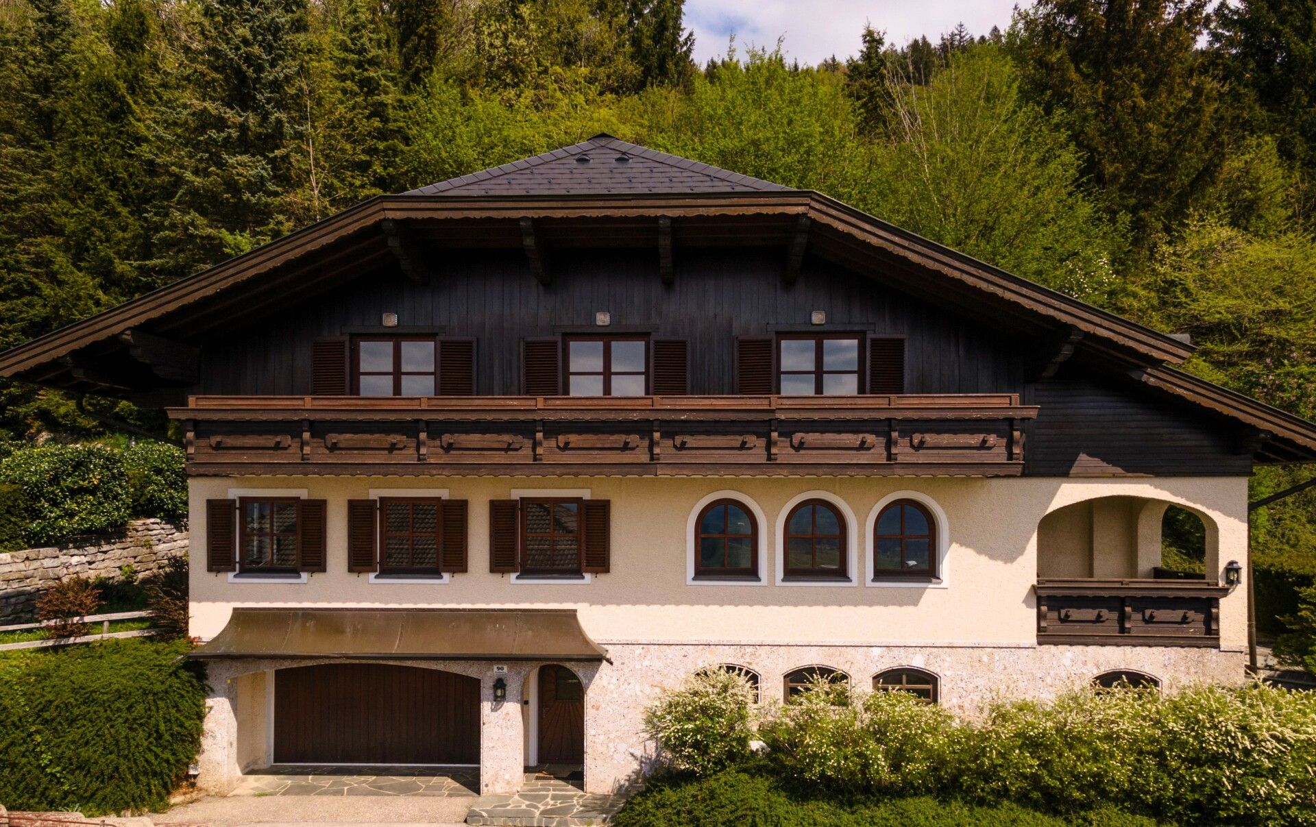 Sie suchen den Zweitwohnsitz mit Seesicht - Haus am Mondseeberg