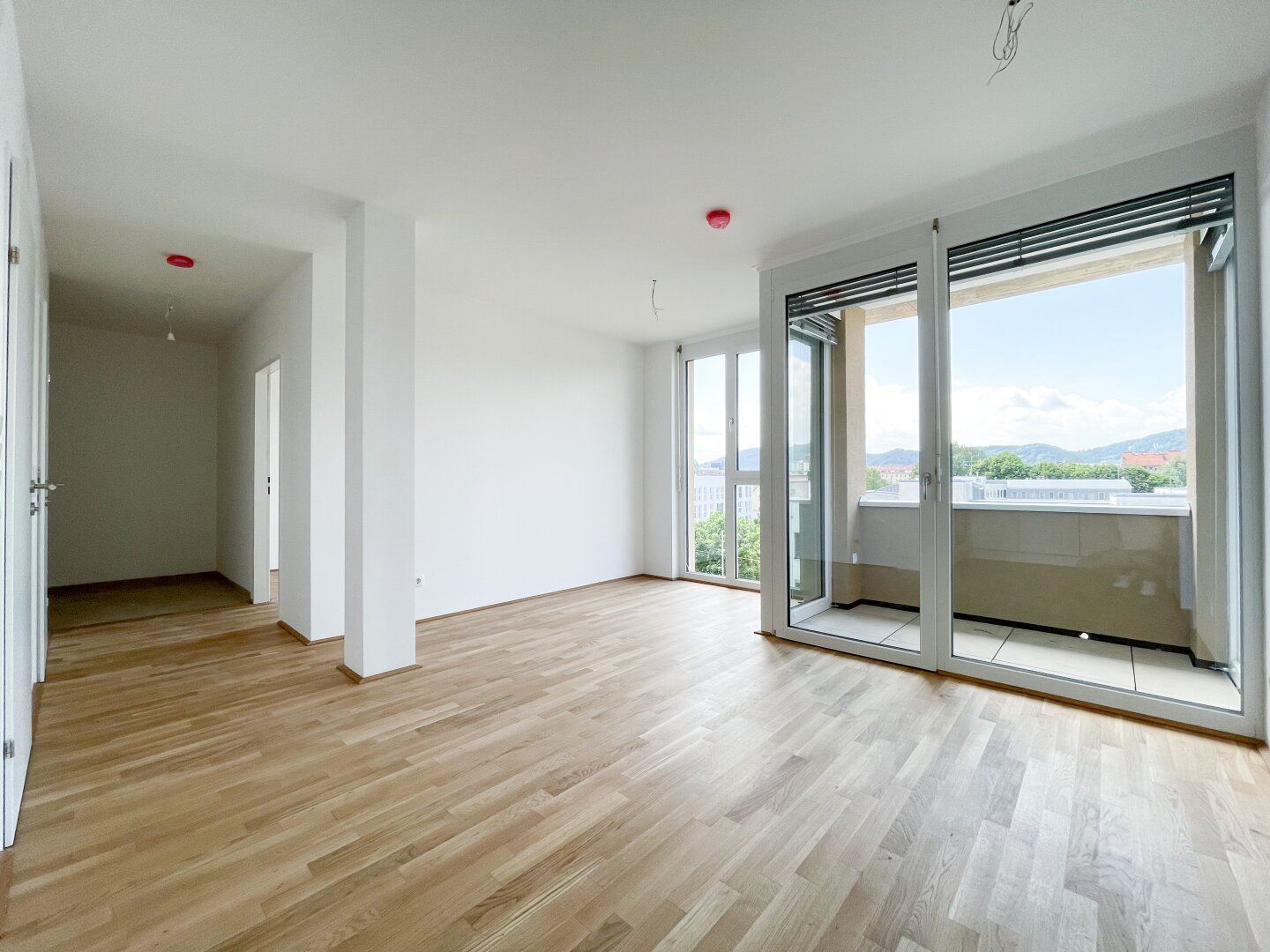 Moderner 3-Zimmer-Wohnung mit sonniger Loggia in zentraler Lage