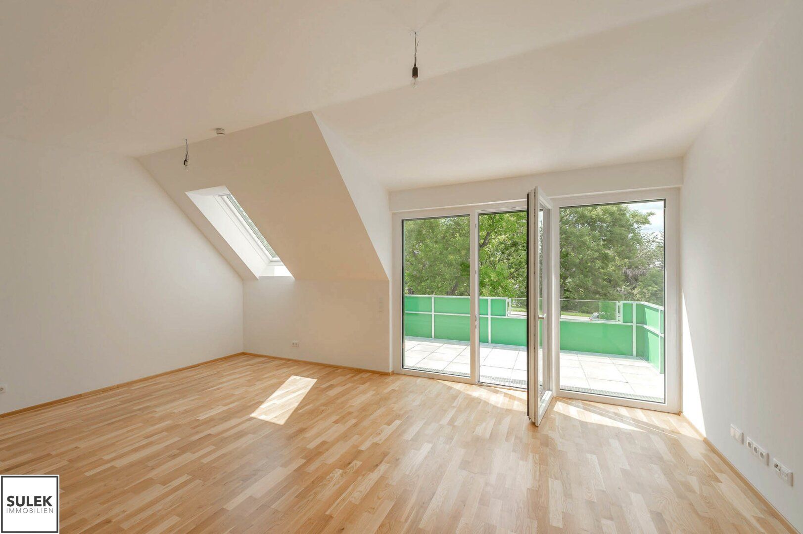 Wohnen in Hirschstetten: freundliche, helle 2 Zimmer Wohnung mit großzügigem Balkon- Zweitbezug - ab Mai beziehbar!