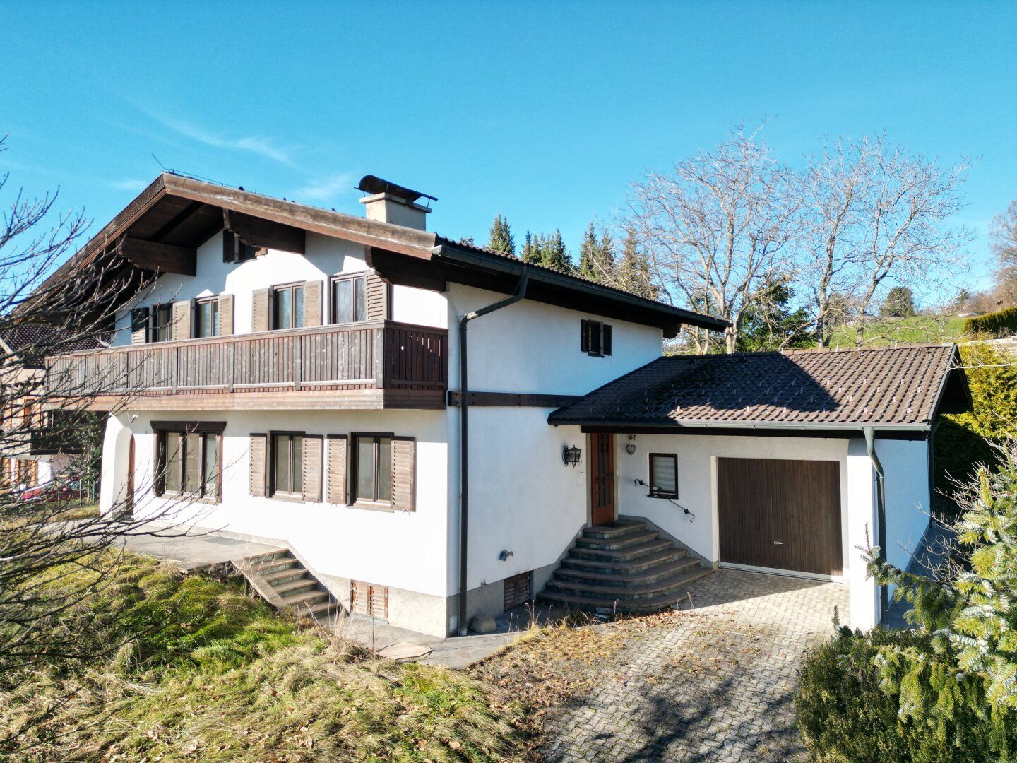 Landhaus auf 1.527 m² Baugrundstück derzeit im 