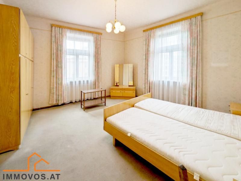 sanierungsbedürftige ECK-ALTBAUWOHNUNG