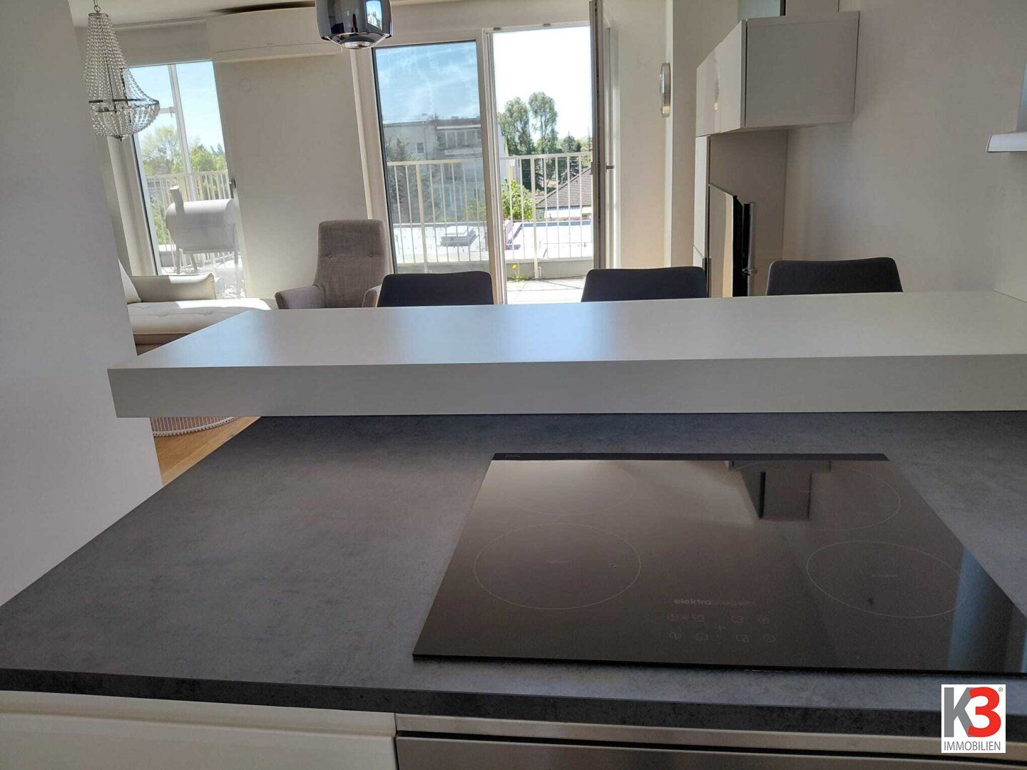 K3 - Dachterrassen- Wohnung mit Parkplatz in angenehmer Wohngegend – pohled 3