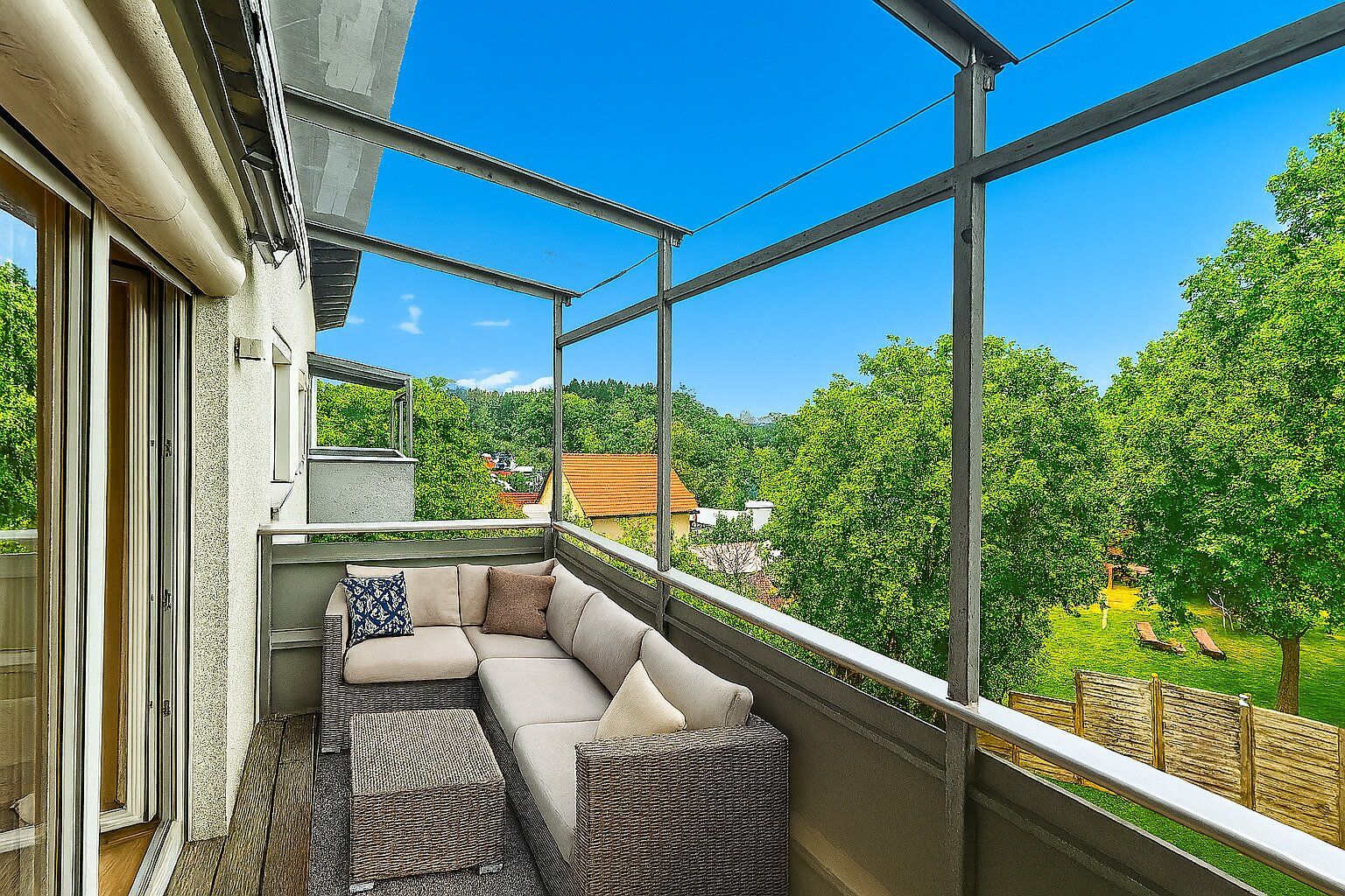 Gemütliche 2-Zimmer-Balkonwohnung mit Grünblick und Carport-Stellplatz