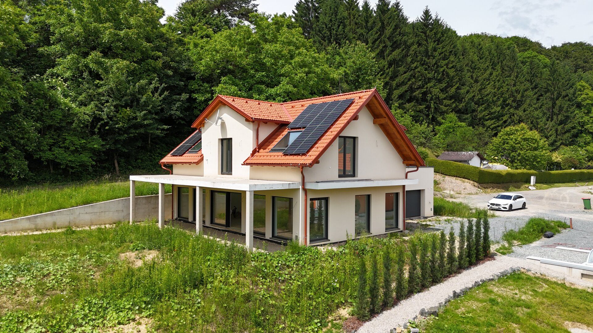Aufgepasst: Einzigartiger Neubau in Grünruhelage! (Belagsfertig)