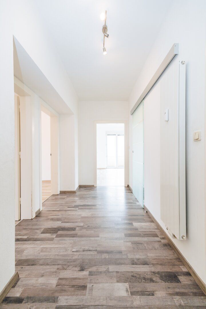 *MODERN SANIERT* I ZENTRALE LAGE I AB SOFORT VERFÜGBAR I BALKON I CARPORT OPTIONAL I HAUSTIERE WILLKOMMEN I BODENEBENE DUSCHE I WG TAUGLICH I PROJEKT WOHNEN I