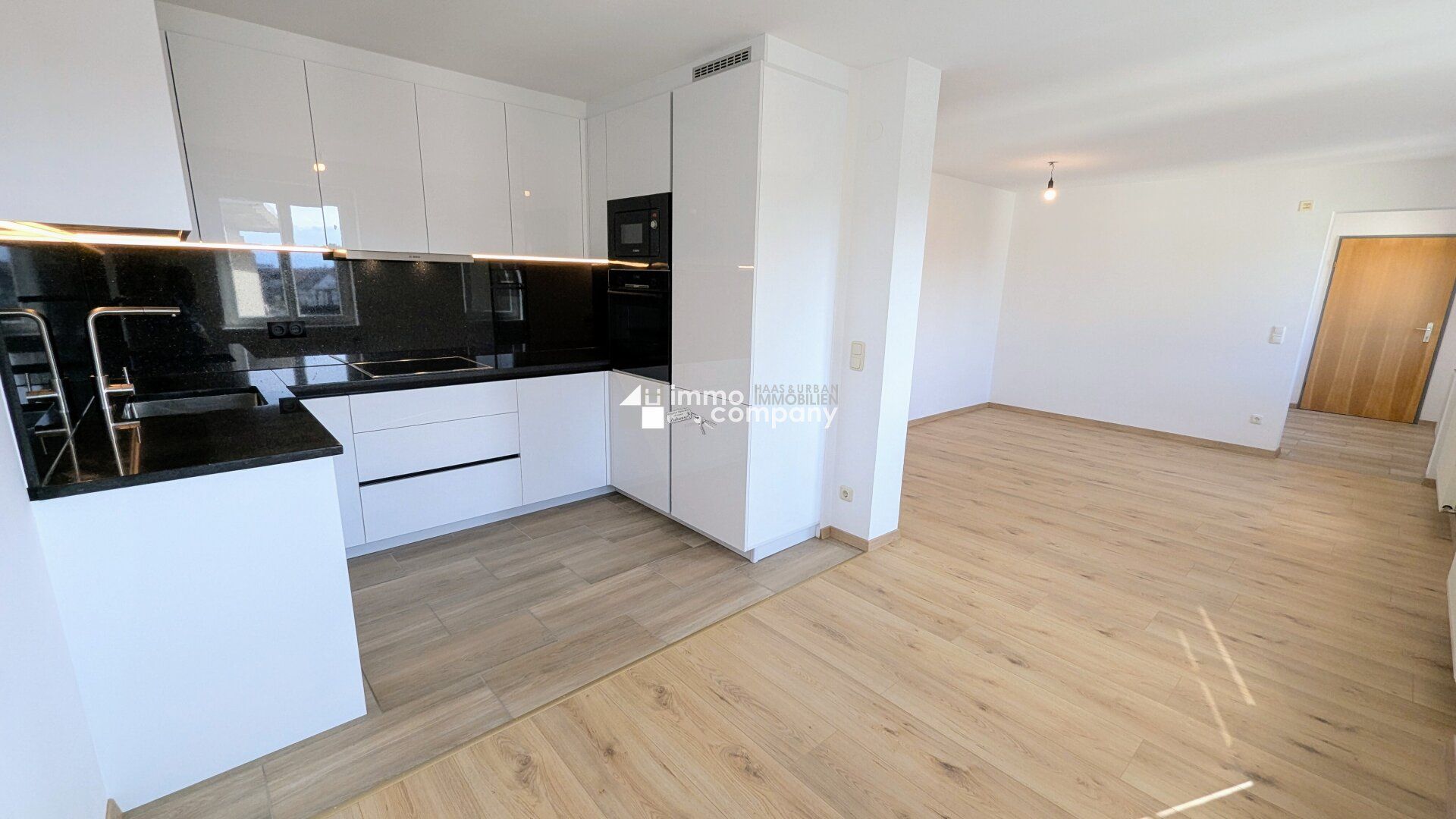 Moderne 3,5-Zimmer-Wohnung in Lustenau - inkl. neuer Küche und überdachten KFZ-Parkplatz