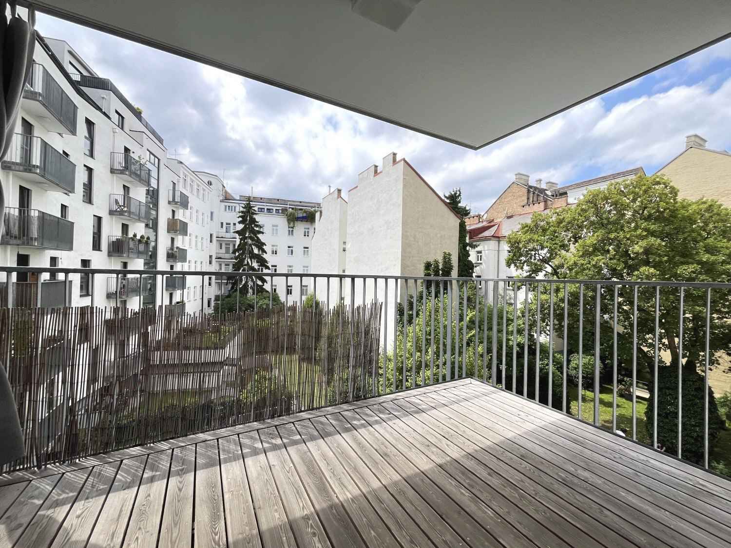 Wohnen am Arenbergpark - 2-Zimmer-Wohnung mit traumhaften Balkon und Blick ins Grüne!