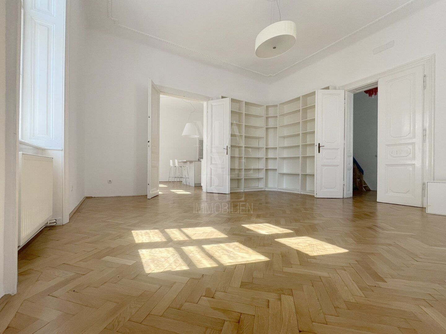 Großzügig geschnittene Altbauwohnung /Kutschkermarkt und Währingerpark