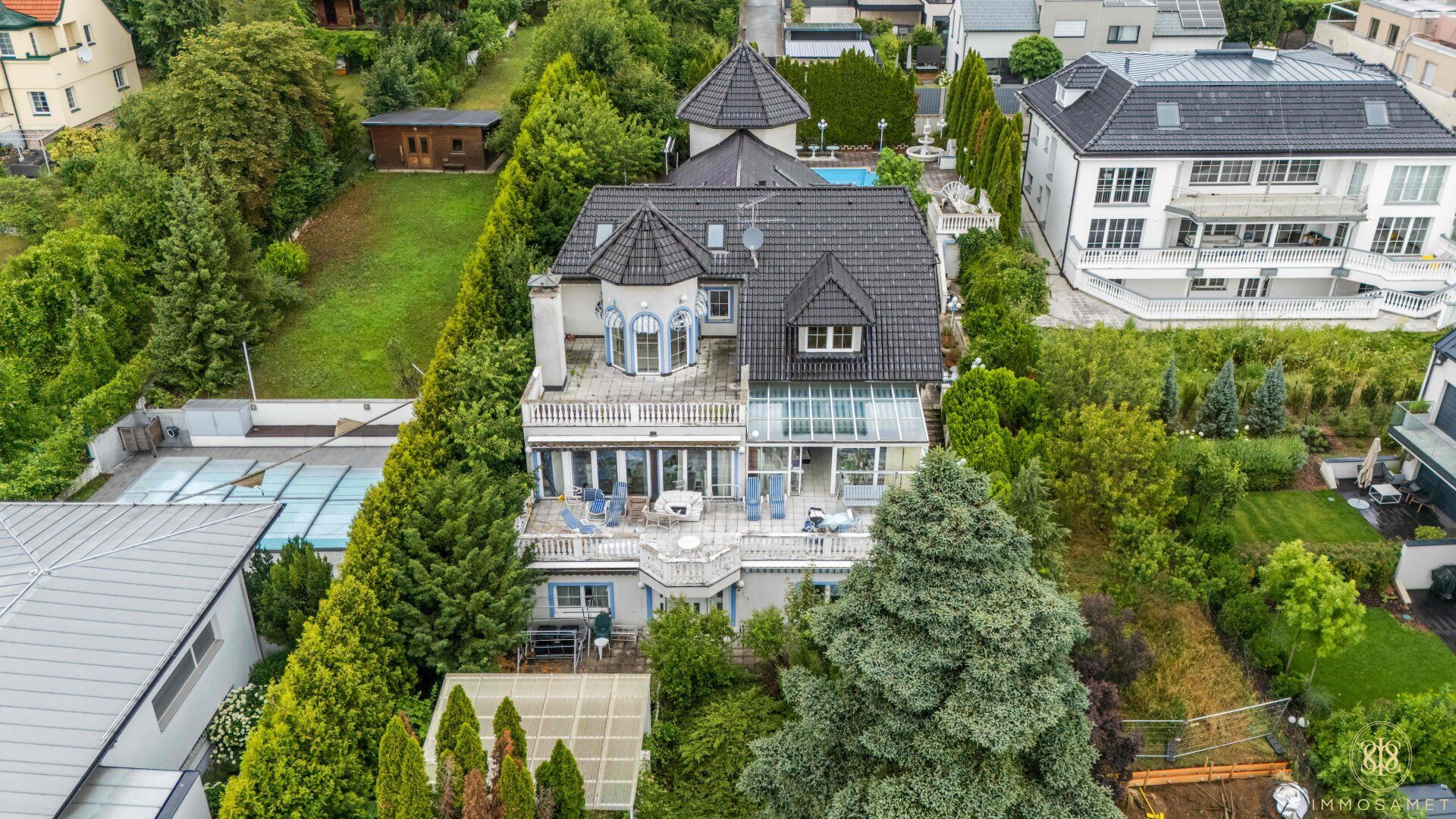 Traumvilla in Gießhübl: 14 Zimmer, Garten & Balkone für 1,95 Mio. €! Ein Rohdiamant wartet auf Sie!