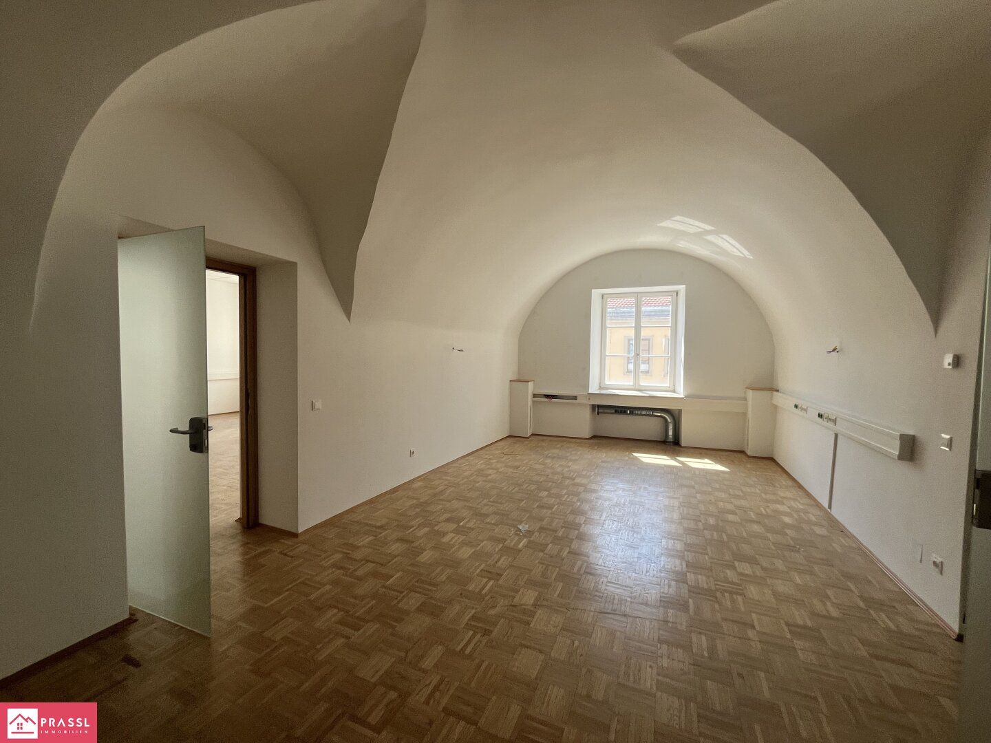 Ihr eigenes Fotostudio nahe Hauptplatz #Pauschalmiete inkl. HK/Strom/BK #Jetzt mieten! - Ansicht 2
