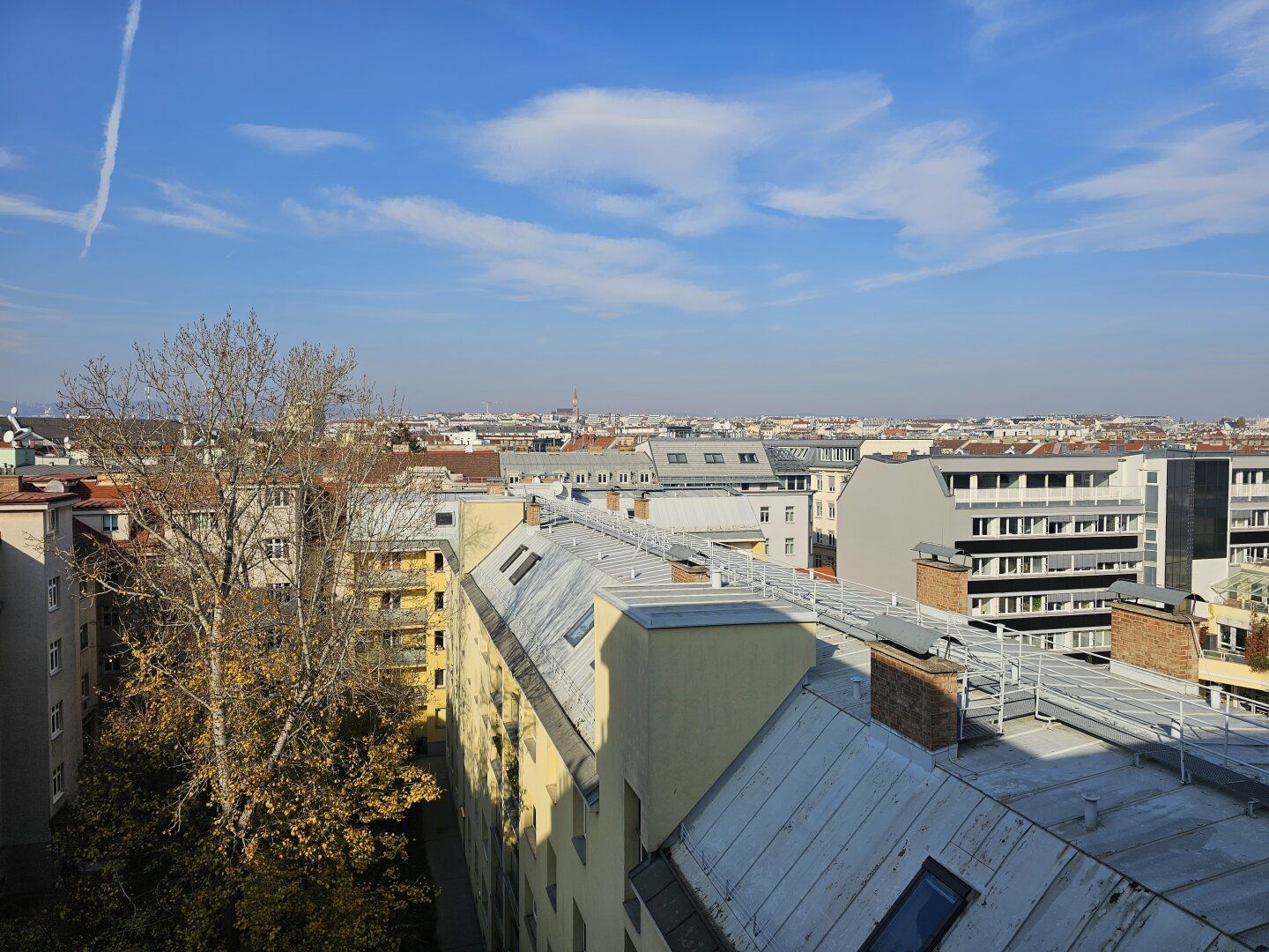 Ruhige Wohnung mit Stadtblick im 7.OG, letzter Stock, 3 Min zur U-Bahn-U4+U6 Längenfeldgasse