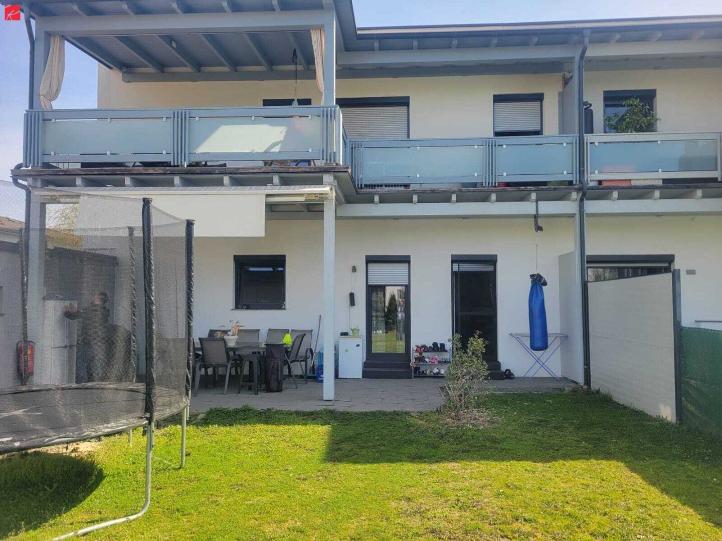 Gelungener Wohntraum mit Garten und Pool - Vista 5