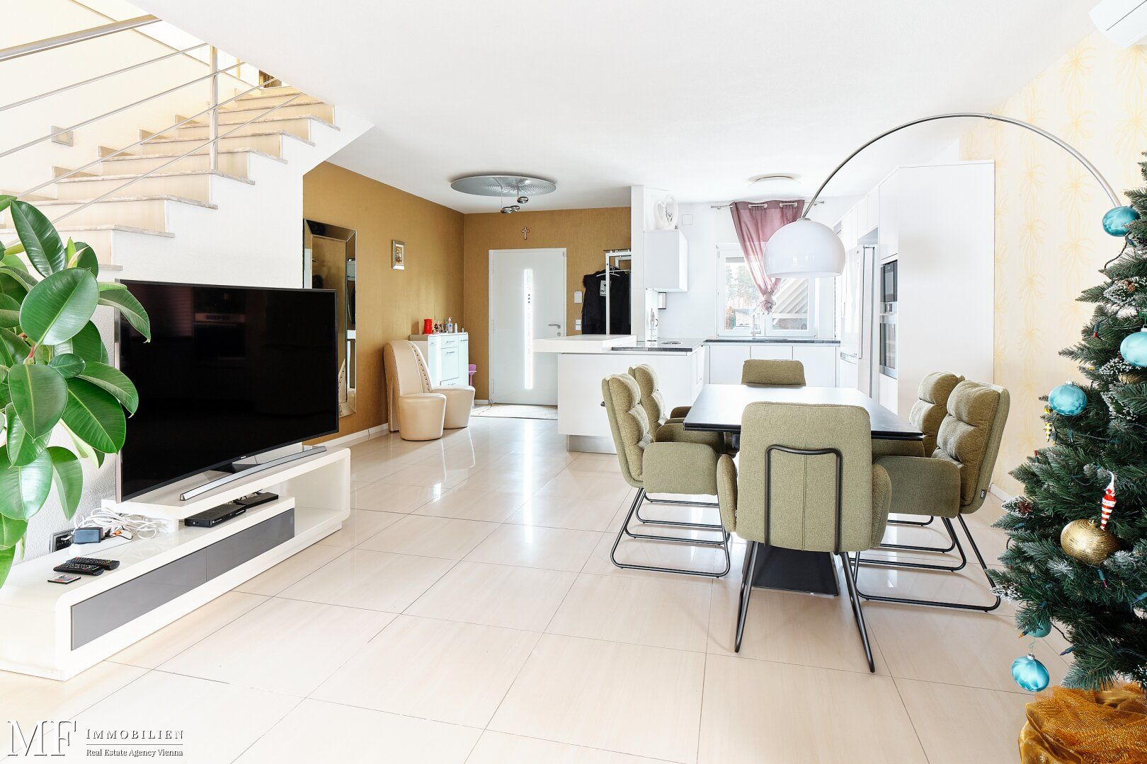 Traumhaftes Einfamilienhaus 6 Zimmer, Terrasse & Luxusausstattung!