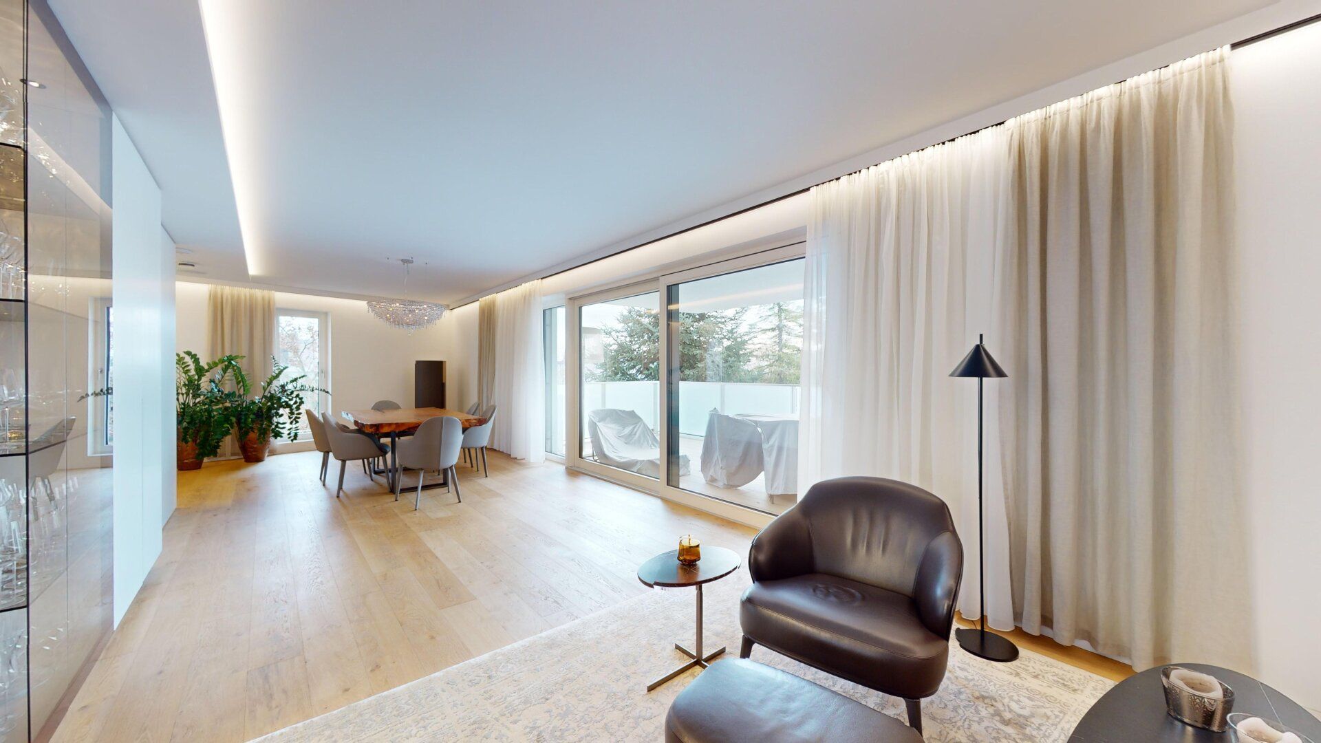 Stilvolle 4-Zimmer-Wohnung mit Terrasse in Bestlage des 18. Bezirks