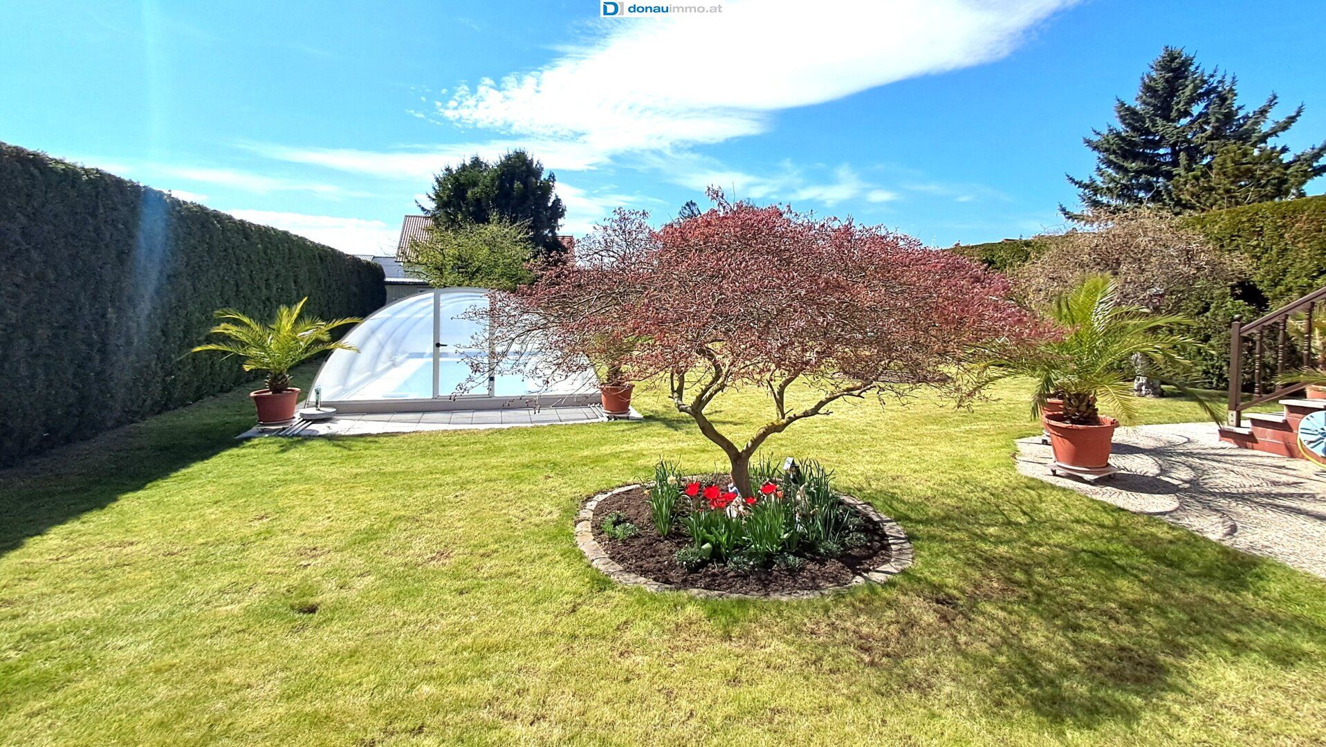 Großzügiges Massivhaus mit Keller und sonnigen Garten, Pool, Balkon, Terrasse, Garage und Caport in 2483 Weigelsdorf