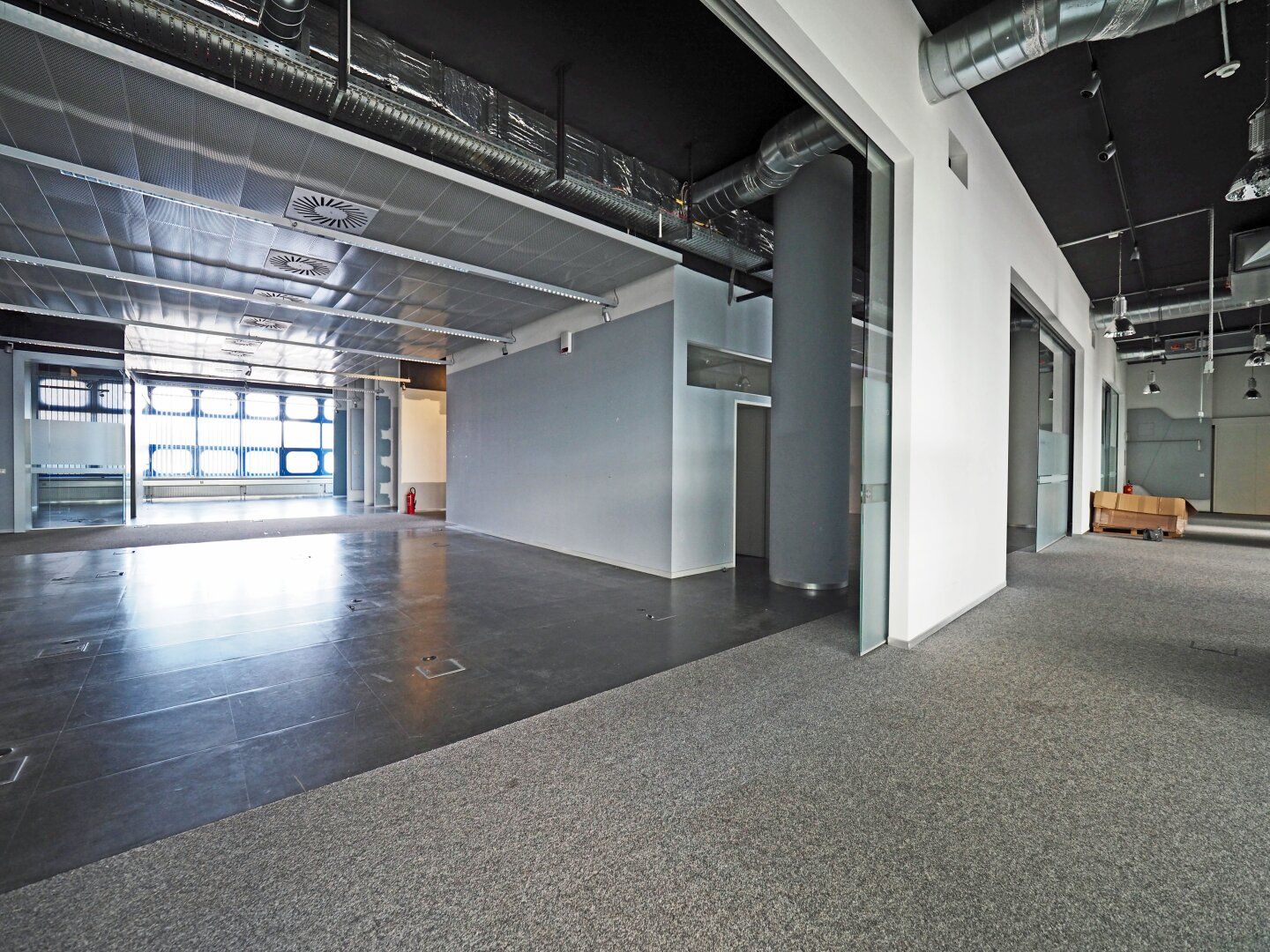 HEILIGENSTÄDTER LÄNDE | moderne Produktionsfläche (auch als Film-, Ton-, Radiostudio, Rechenzentrum bzw. Büro geeignet) - Ansicht 2