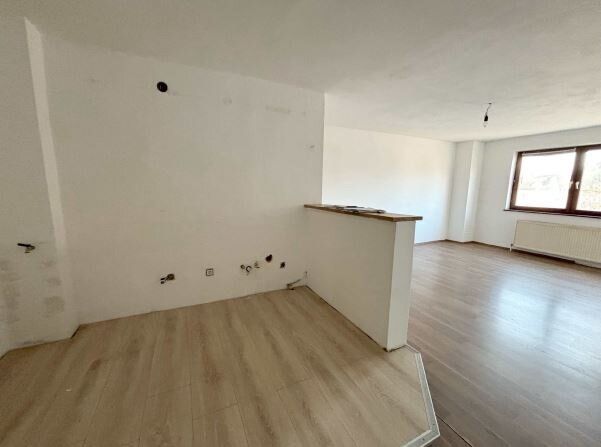 Drei Zimmer Wohnung mit Balkon und Stellplatz! - Veduta 2