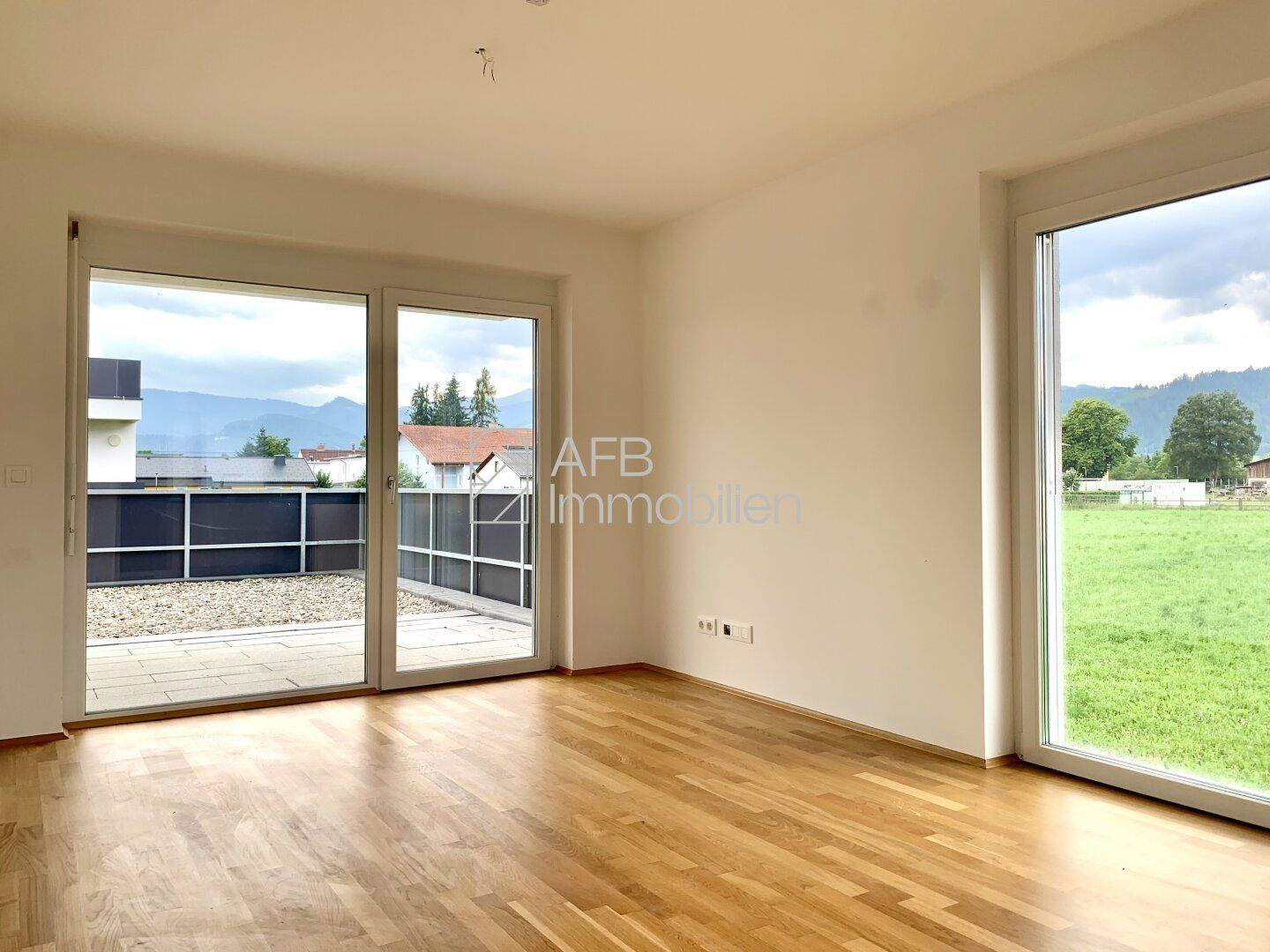 Neuwertige 3 Zimmerwohnung mit großer Terrasse Nähe Therme AQUALUX