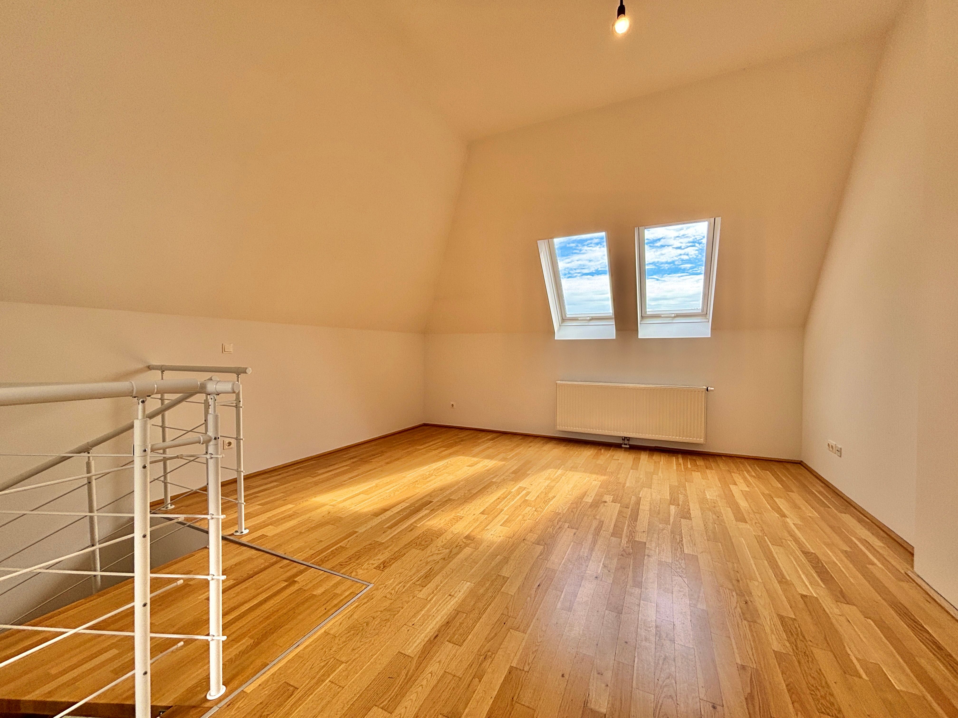 Dachterrasse mit Blick auf die Burgruine Rauhenstein | Stellplätze verfügbar I – pohled 2