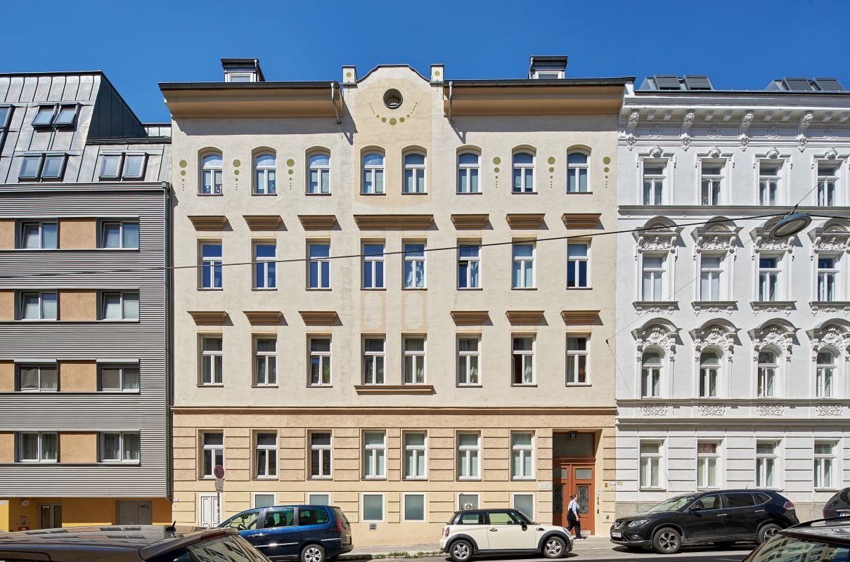 Wunderbare Dachgeschoss Maisonette mit sonniger Terrasse,  Nähe U3 Hütteldorfer Straße!
