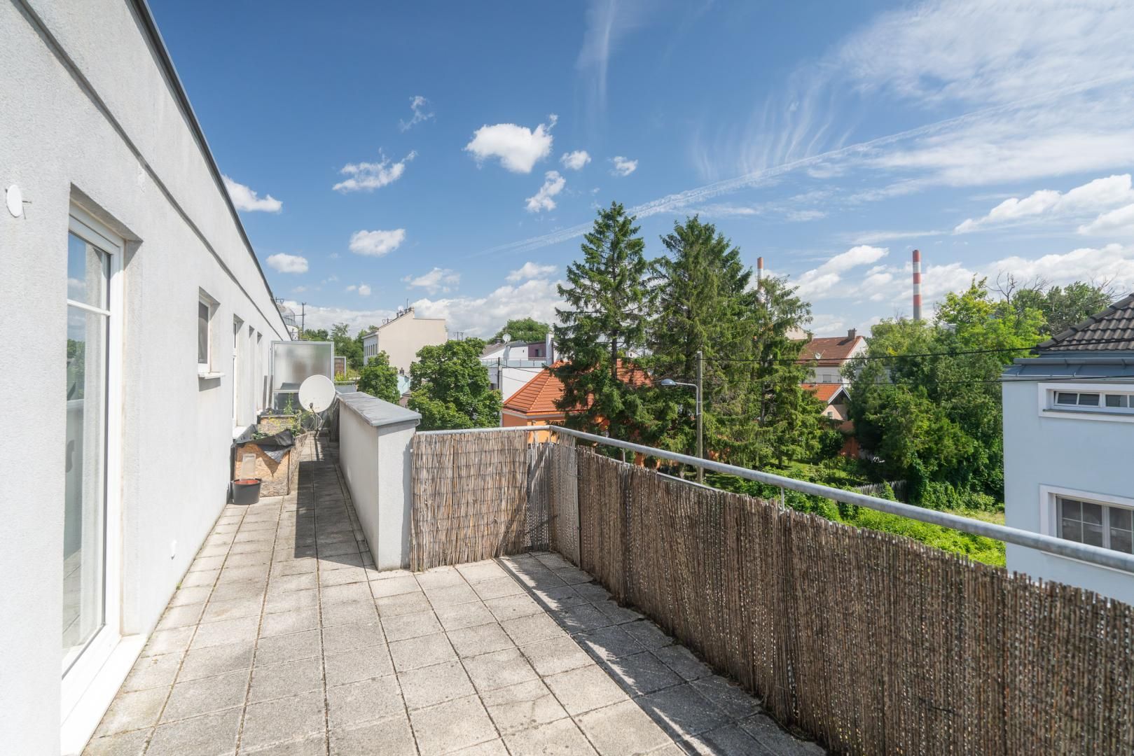 Perfekt angelegter ruhiger 2 Zimmer Dachgeschoß Traum mit 25 m2 Dachterrasse