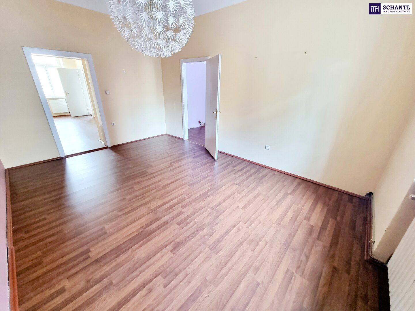 TOP Preis - Wohnträume selbst gestalten! Sanierungsbedürftige Altbauwohnung! U-Bahn ums Eck + Traumhaft renoviertes Altbauhaus + Optimalste Infrastruktur und Anbindung! Worauf warten Sie noch?