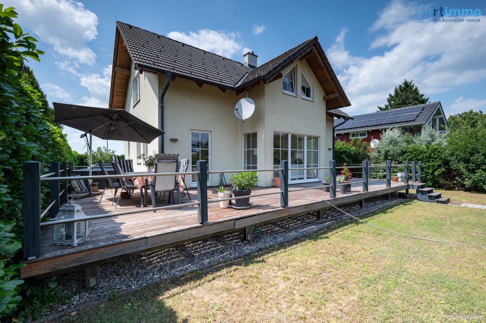 IHR FAMILIENHAUS AM ORTSRAND: HELL und GEMÜTLICH mit großem Grund