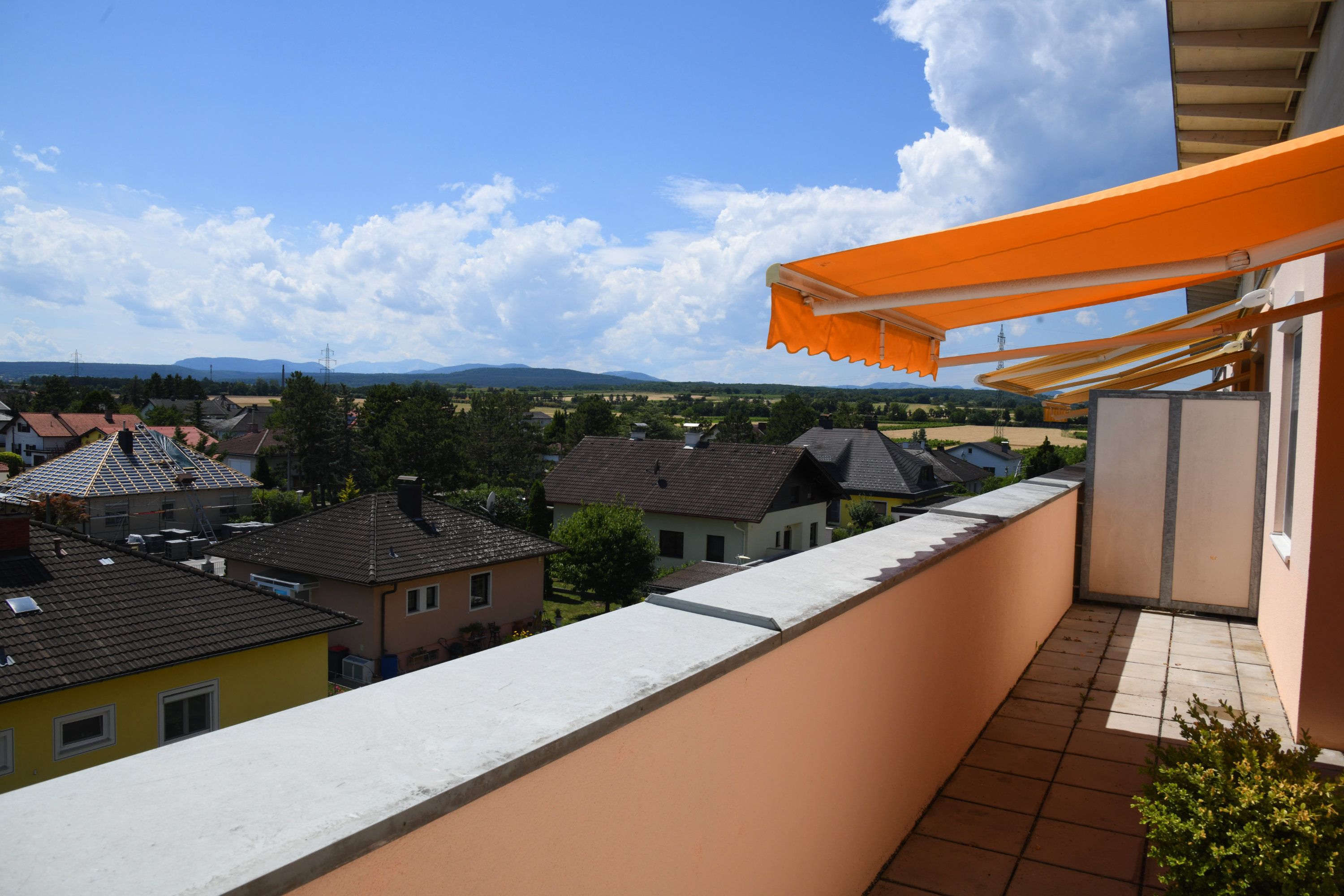 Wunderschön helle Wohnung mit traumhaftem Weitblick