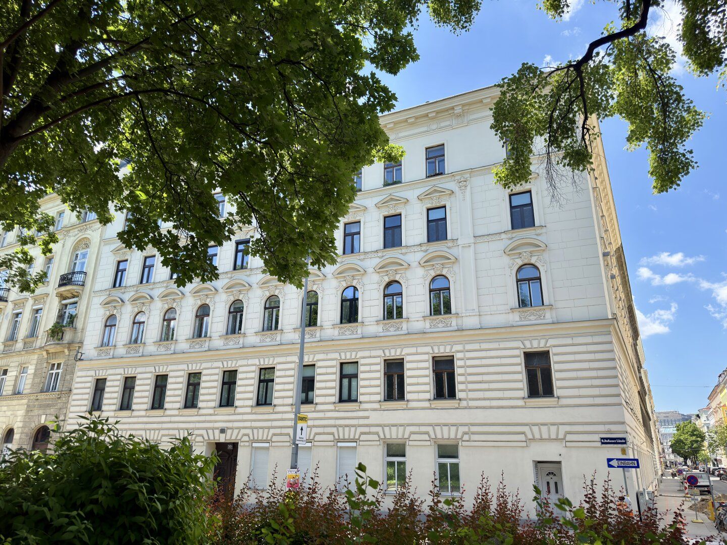 Charmanter Altbau im begehrten Servitenviertel - Stilvoll Wohnen mit Flair