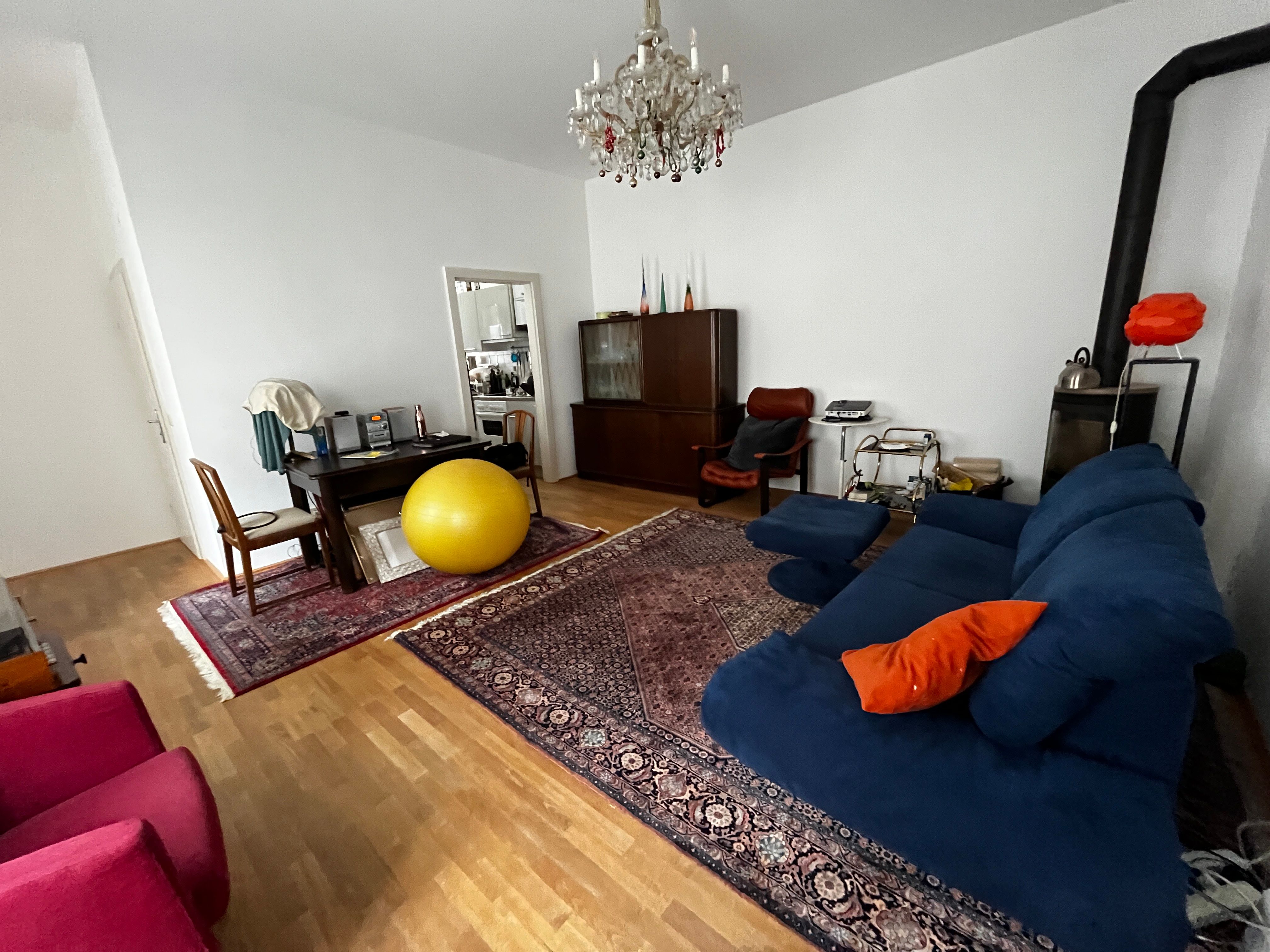 Schöne 2 Zimmer Altbauwohnung in toller Lage im 8. Bezirk von Privat zu kaufen
