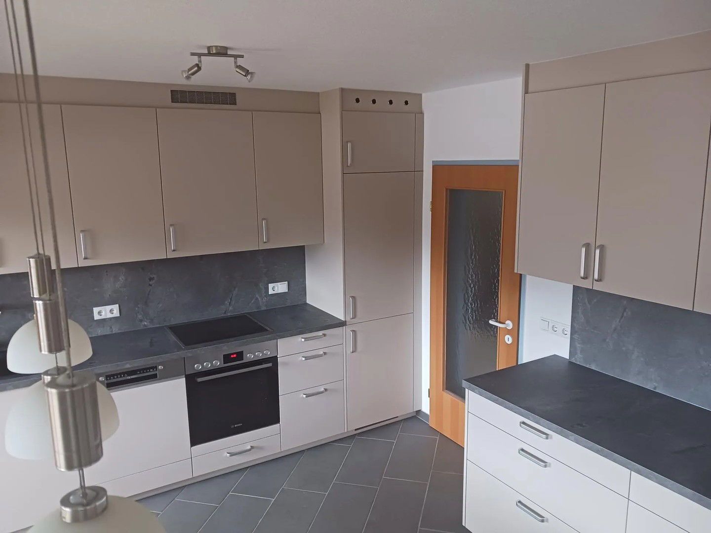 Moderne 4-Zimmer Neubauwohnung mit Balkon und Terrasse