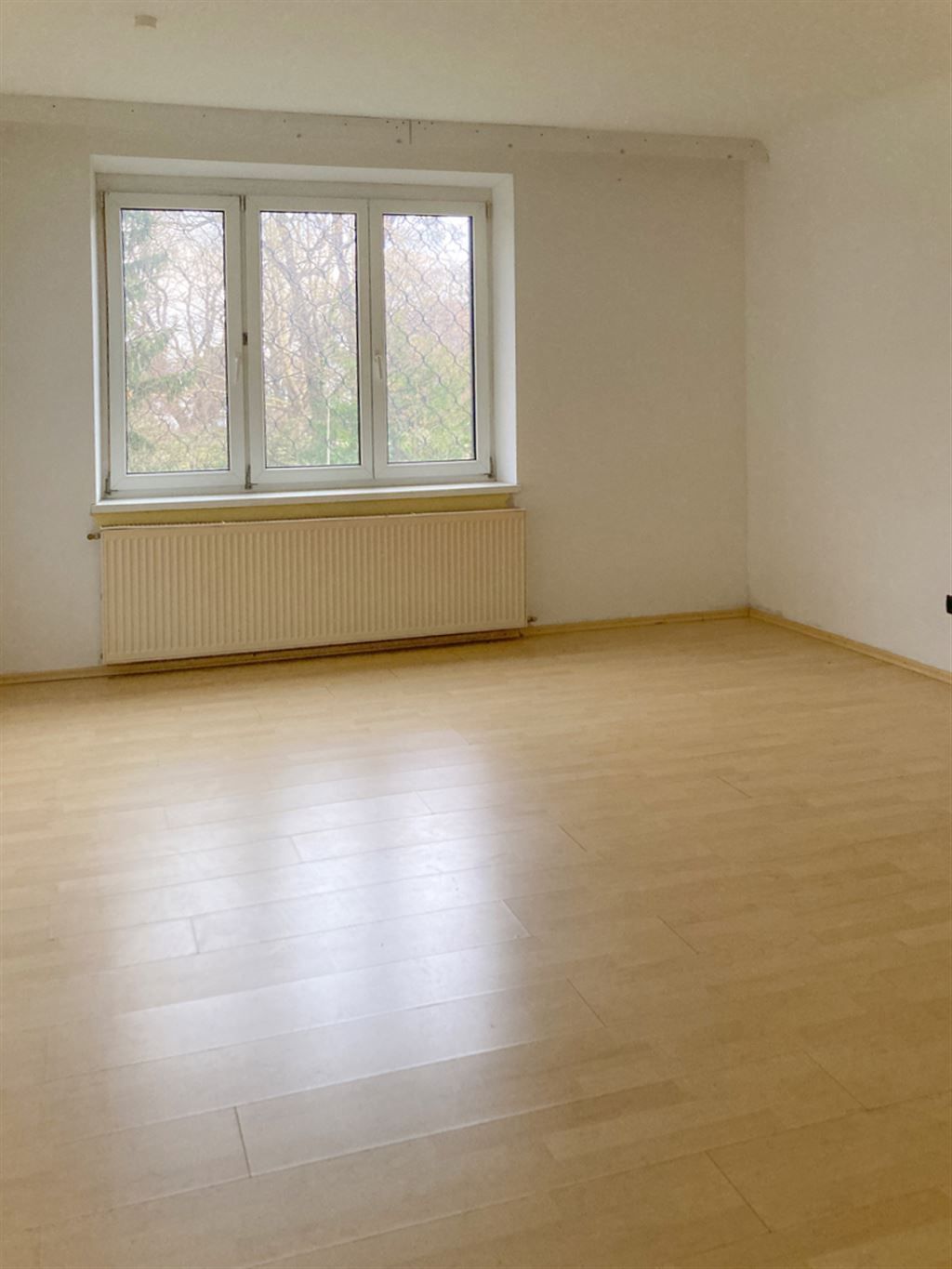 1190 Wien-Nähe Wertheimsteinpark: Gut aufgeteilte 3-Zimmerwohnung - Grünblick Richtung Gemeinschaftsgarten - etwas Sanierungsbedarf