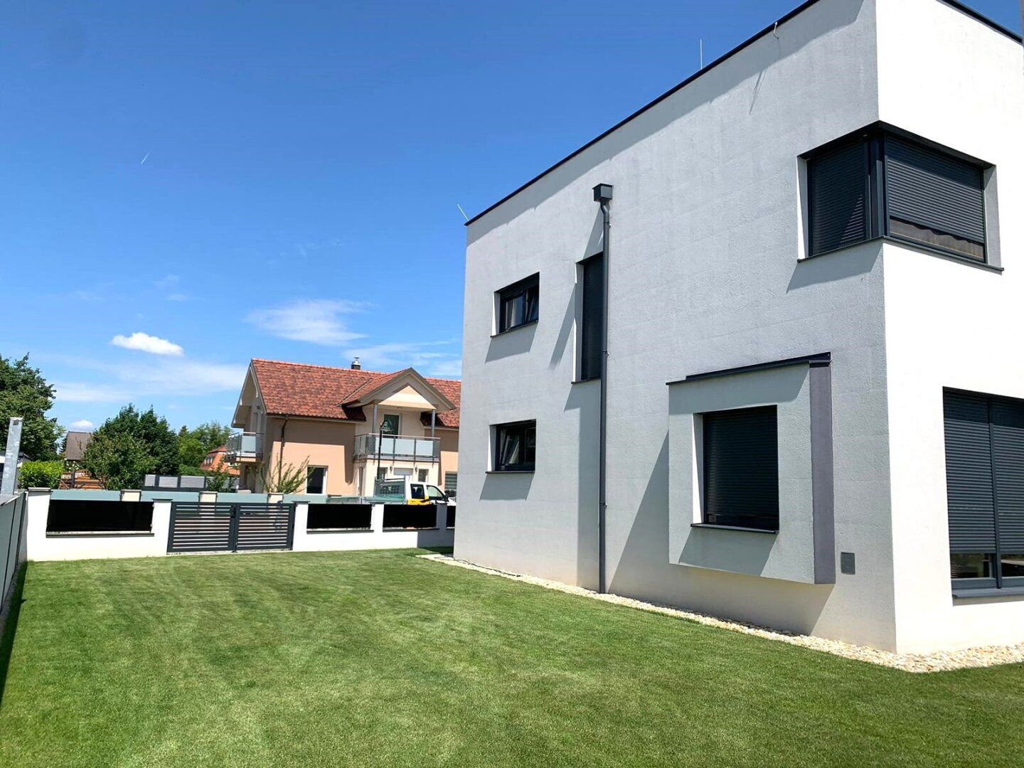 Design-Einfamilienhaus mit gehobener Ausstattung in 2441 Mitterndorf: 198 m², 4 Zimmer, neuwertig, Garten, Garage u.v.m.
