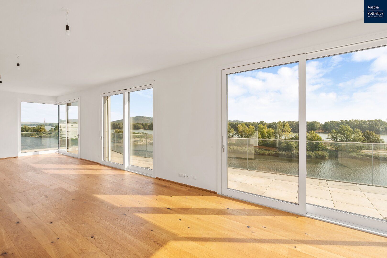 Wohn(T)raum am Wasser: Luxuriöses Penthouse mit Concierge Service