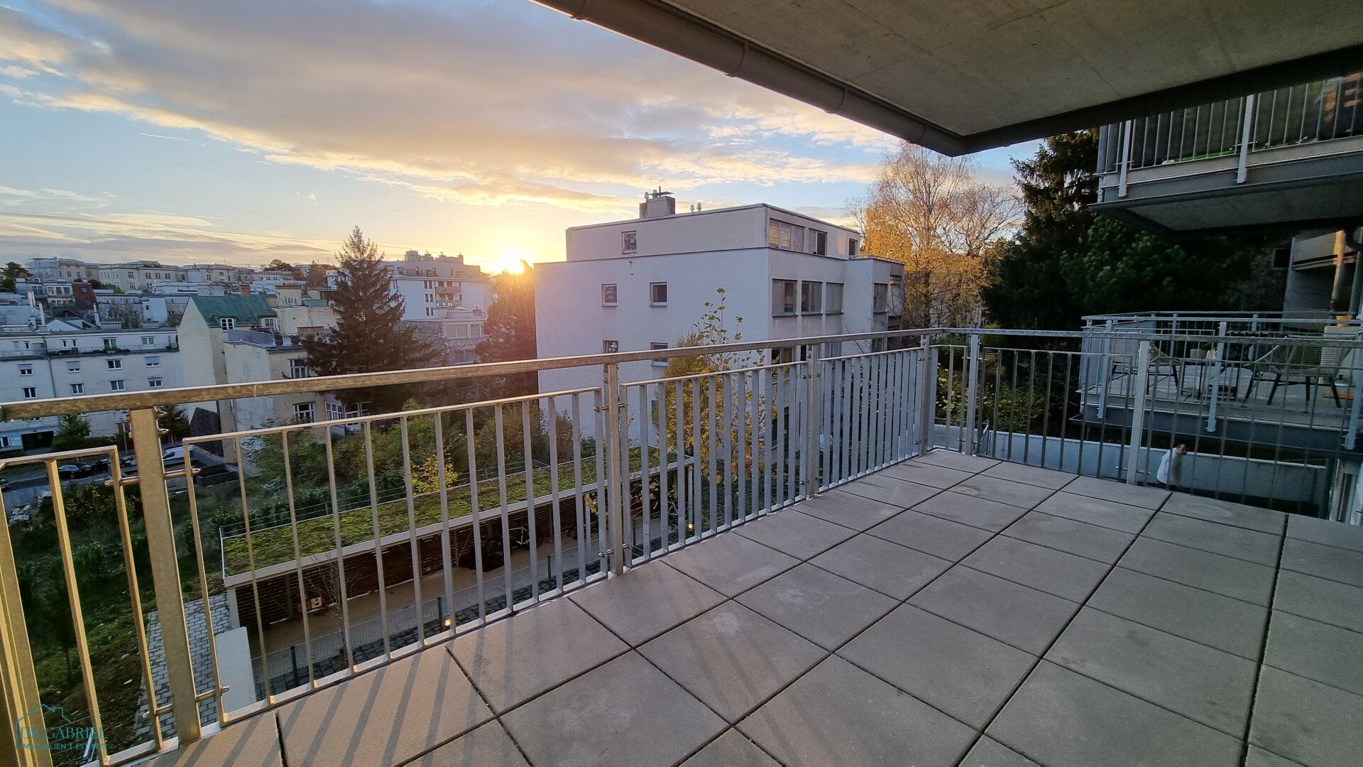 MODERNE 3-ZIMMER WOHNUNG MIT SÜDBALKON