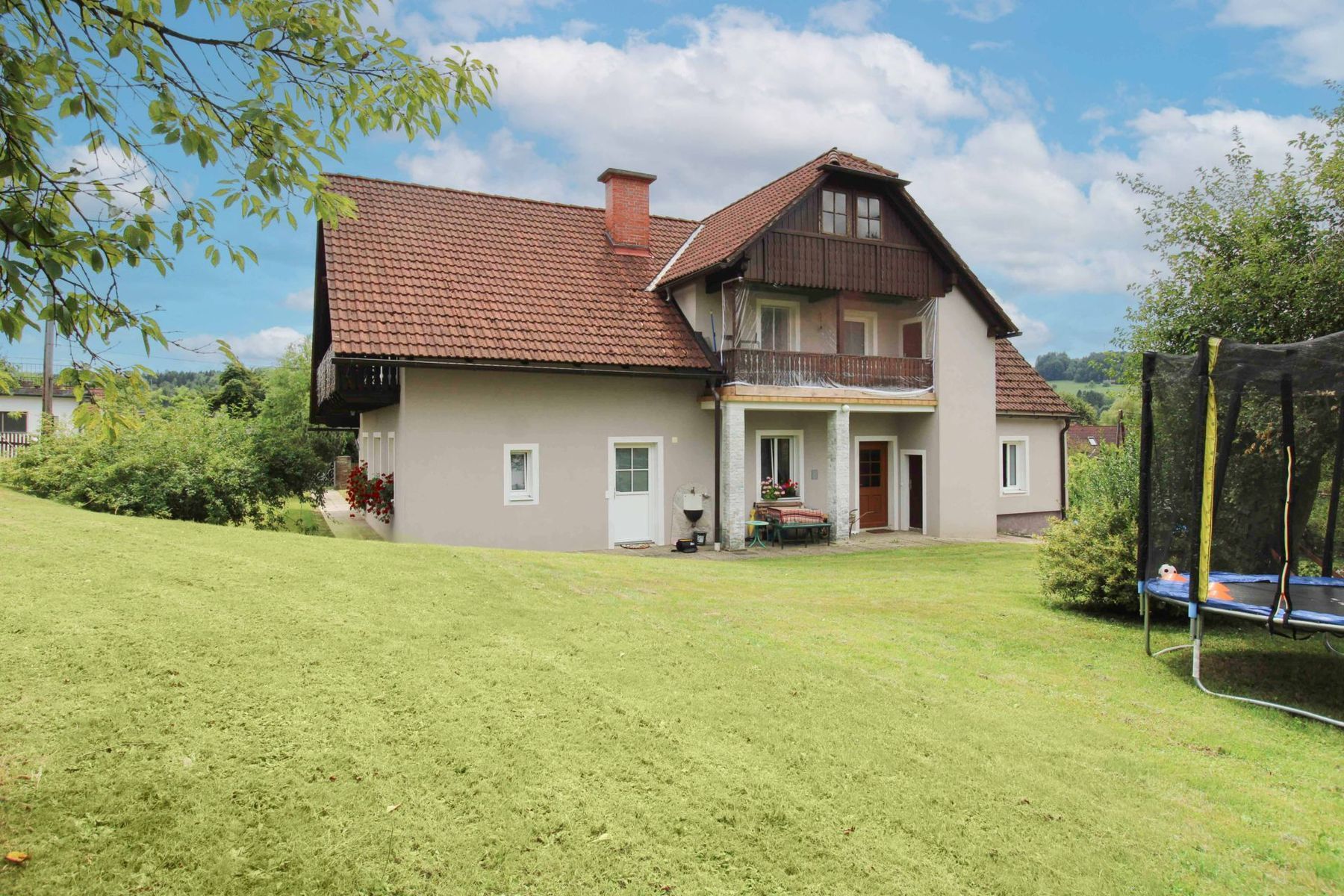 Top gepflegtes 6-Zi.-Zuhause mit großem Grund und vielseitigen Nutzungsmöglichkeiten Nähe Graz