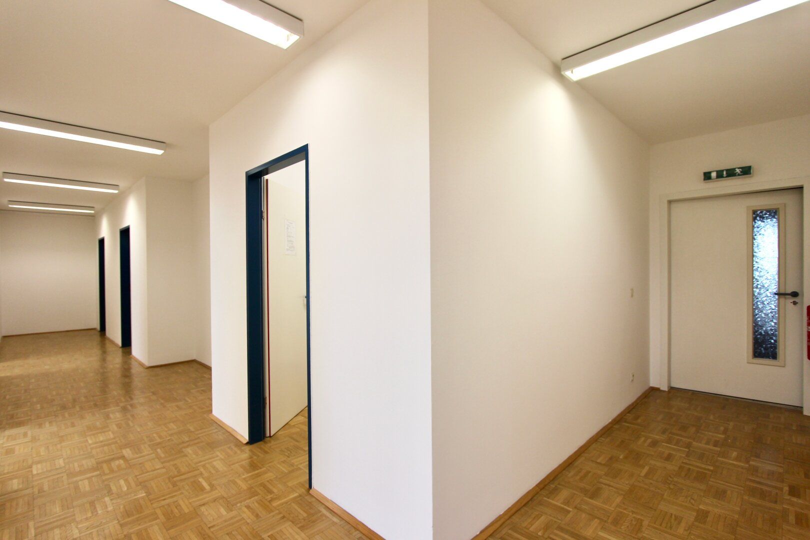 Zentral begehbares Büro im 4. Stock eines Bürogebäudes - inklusive Heizkosten! - Ansicht 2