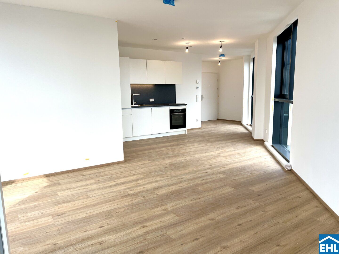 Willkommen im High Five - Loftwohnung mit Einbauküche und perfekter Anbindung ab 01. Juni!