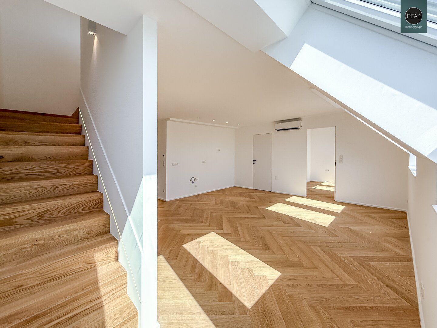 Elevate 1090 - Erstbezug: Dachgeschoss - Maisonette Wohnung (klimatisiert) nahe U6 Alser Straße, AKH!