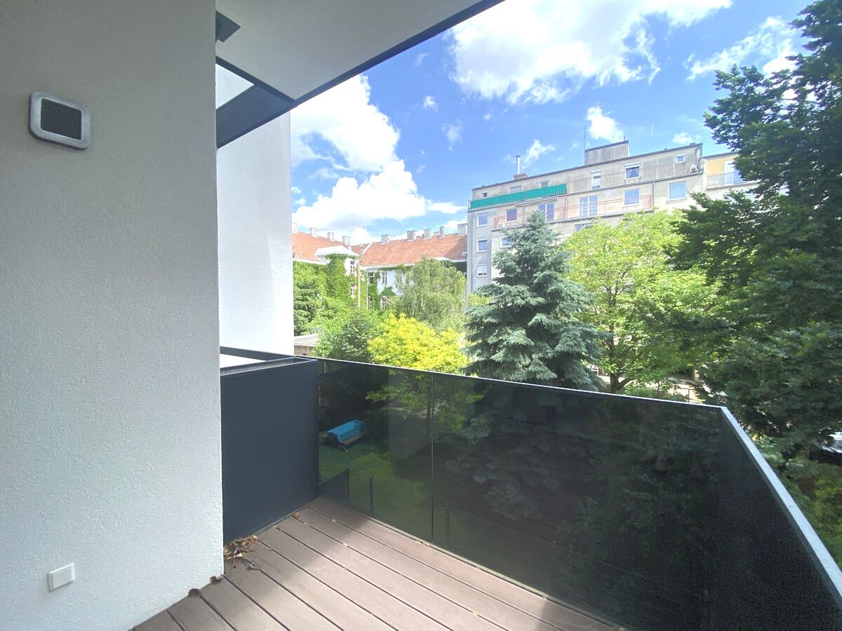 WÄRMEPUMPE - Altbau 3 Zimmerwohnung mit Balkon - ERSTBEZUG Nähe Aupark