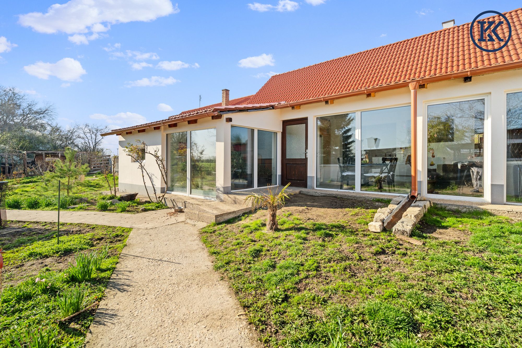 Wunderschönes Bungalow im ländlichen Bereich