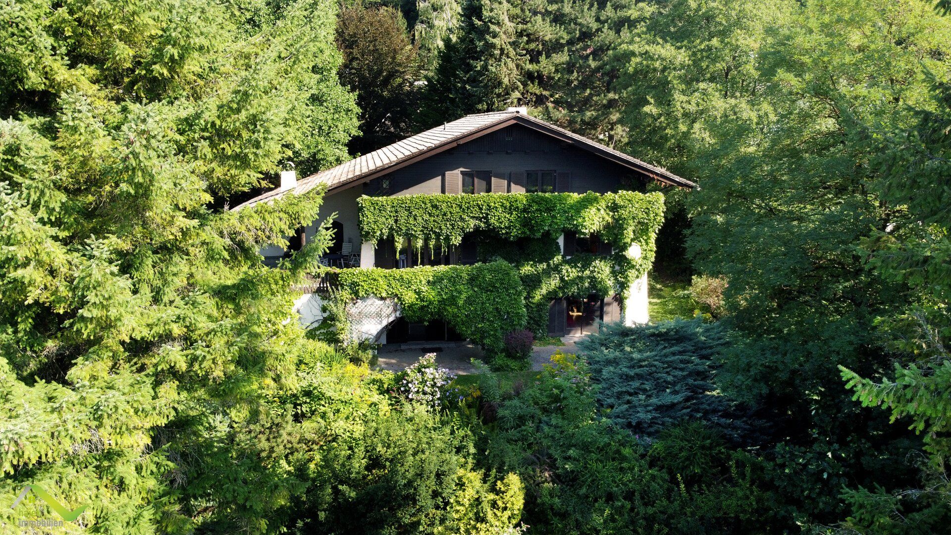 Velden - Ein/Zweifamilienhaus eingebettet in wunderbare Natur,Panoramablick auf die Karawanken und Zweitwohnsitz-Widmung