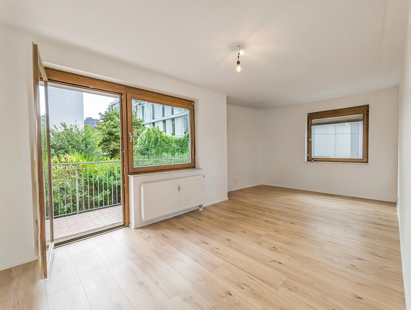 Neu sanierte 3-Zimmer-Wohnung mit Balkon - sofort bezugsfertig in zentraler Lage