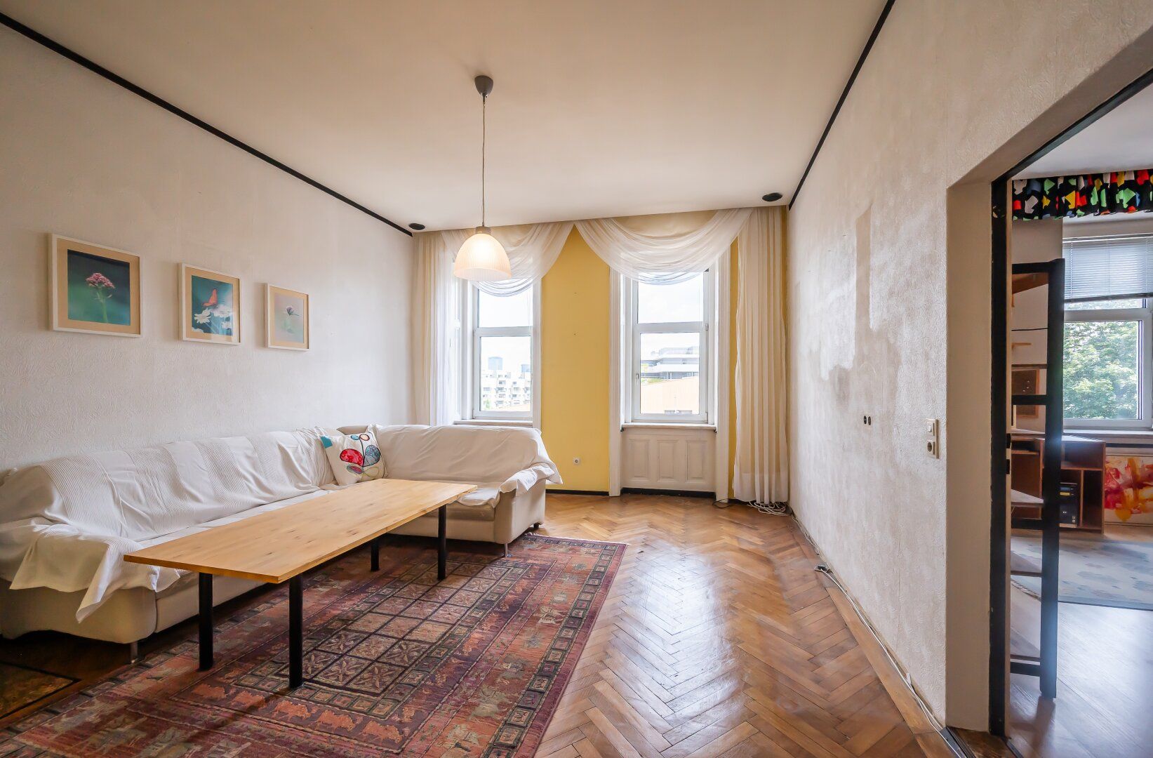 ++NEU++ Sanierungsbedürftige 3-Zimmer Altbauwohnung in guter Lage!!