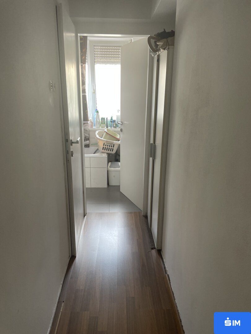 2-Zimmer-Erdgeschosswohnung mit Innenhofbalkon – další
